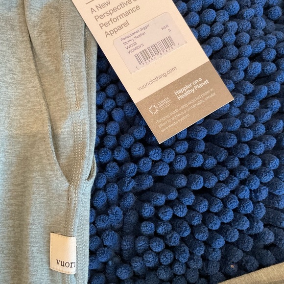 Vuori Women’s Performance Jogger-NWT - Picture 7 of 7
